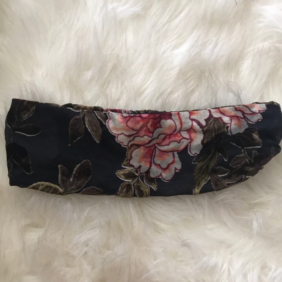 forver 21 Accessories - Floral headband 🌺 FREE W PURCHASE